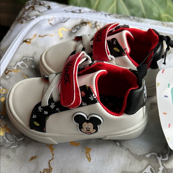 NEW Disney Baby Mickey Mouse Sneakers- Size Toddler 4- Mickey Mouse Shoes - Picture 3 of 6
